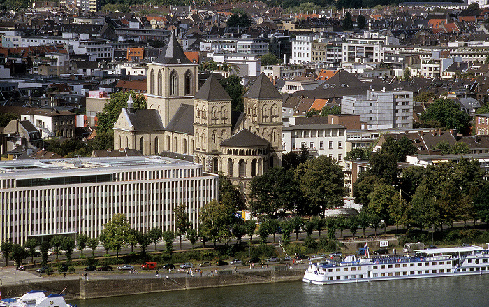 Blick vom KölnTriangle: Nordstadt mit St. Kunibert