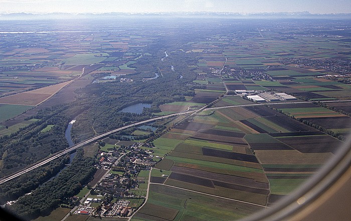 Bayern - Landkreis Freising: Autobahn A 92 Deggendorf - München, Isar und Isarauen Achering Luftbild aerial photo