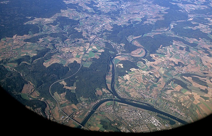 Bayern - Landkreis Regensburg: Zusammenfluss von Donau und Naab Nittendorf Luftbild aerial photo