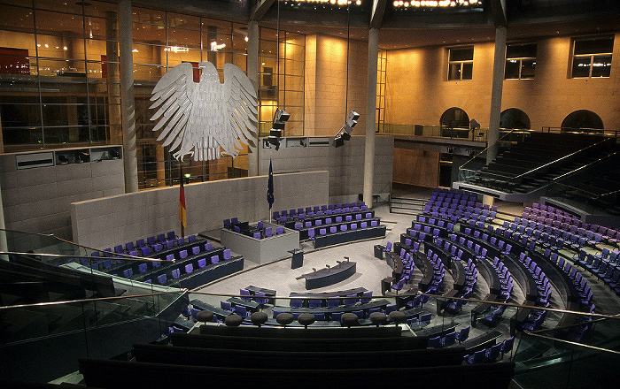 Reichstagsgebäude: Plenarsaal des Deutschen Bundestages Berlin