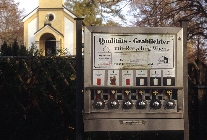 Andechs Friedhof: Grablichterautomat