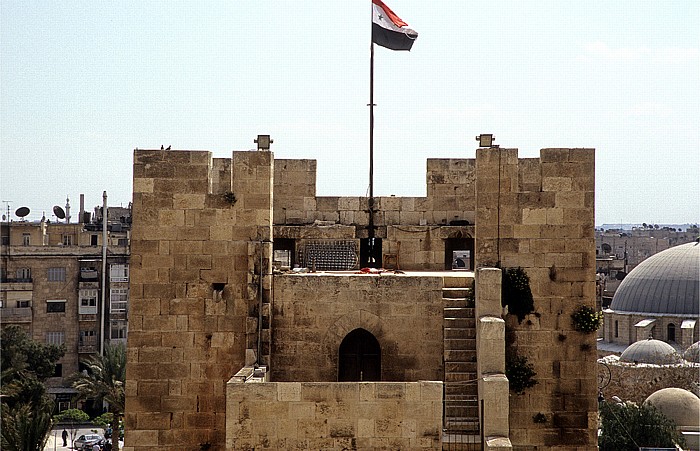 Aleppo Zitadelle: Unterer Torbau (Brückenturm) Khosrowiya-Moschee