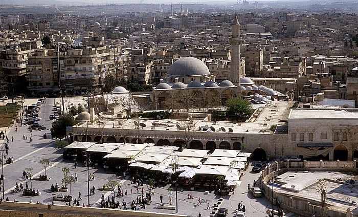 Blick von der Zitadelle: Khosrowiya-Moschee Aleppo