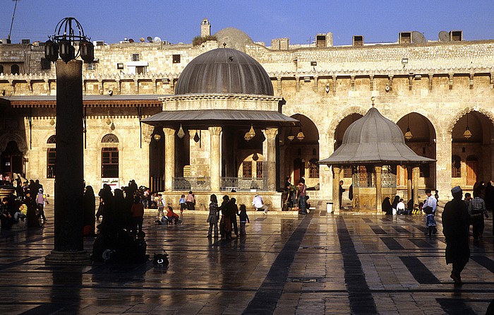 Aleppo Altstadt: Innenhof der Omayyaden-Moschee (Al-Dschami' al-Kabir)