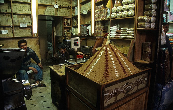 Aleppo Altstadt: Suq (Souk): Verkaufsstand für Gewürze