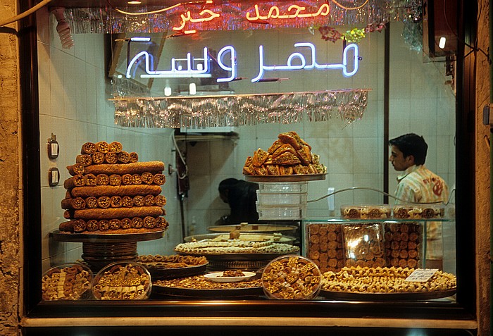 Aleppo Altstadt: Suq (Souk): Verkaufsstand für Süßwaren