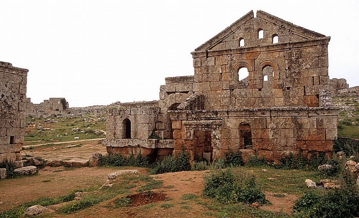 Serjilla Die Toten Städte: Antike Siedlung im Jebel Zawiya: Thermen