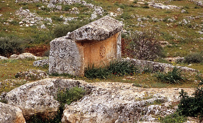 Die Toten Städte: Antike Siedlung im Jebel Zawiya: Grab Serjilla