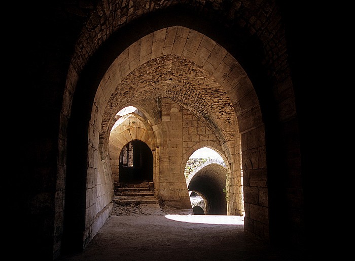 Krak des Chevaliers: Unterburg (mit Torweg) Tell Kalach