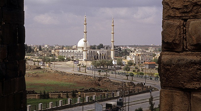 Blick vom Römischen Theater (Zitadelle): Moschee Bosra