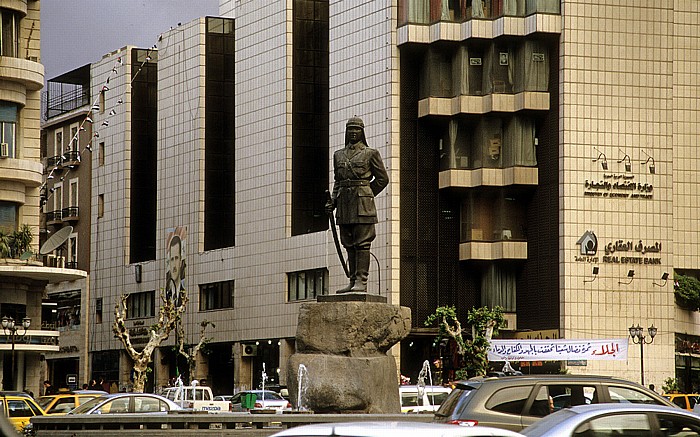 Stadtbezirk Sarudscha: Yousif Al Azmeh Square (Yussef Al-Azmen Platz) mit dr Yousif Al Azmeh Statue Damaskus