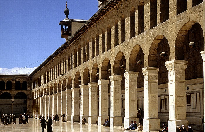 Damaskus Altstadt: Omayyaden-Moschee: Hof (Sahn), Säulengänge (Riwaq)