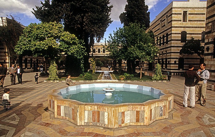 Damaskus Altstadt: Azem-Palast (Qasr al-Azem): Innenhof mit Brunnen