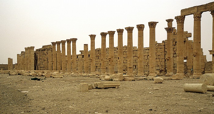 Palmyra Ruinengelände: Baal-Tempel: Tempelhof, Säulenhalle, Temenos-Mauer