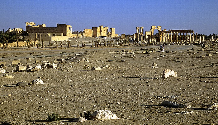 Palmyra Ruinengelände Baal-Tempel Bogentor Große Säulenstraße Via Sacra