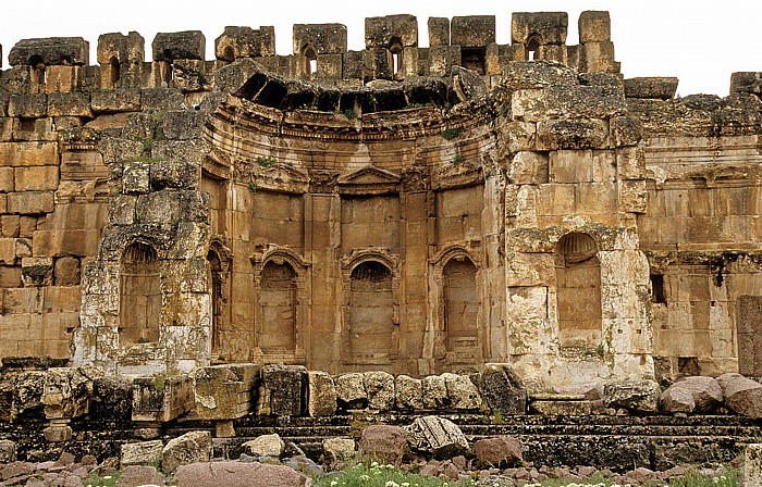 Baalbek Römischer Sakralbezirk: Zeremonialhof: Exedra