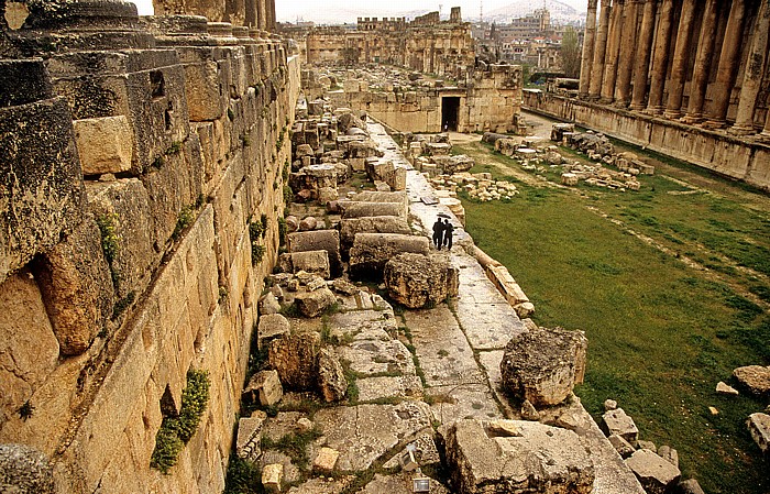 Baalbek Römischer Sakralbezirk Tempel des Bacchus Tempel des Jupiter Heliopolitanus Zeremonialhof