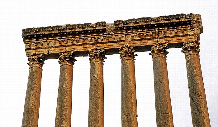 Römischer Sakralbezirk: Tempel des Jupiter Heliopolitanus: Sechs Säulen Baalbek