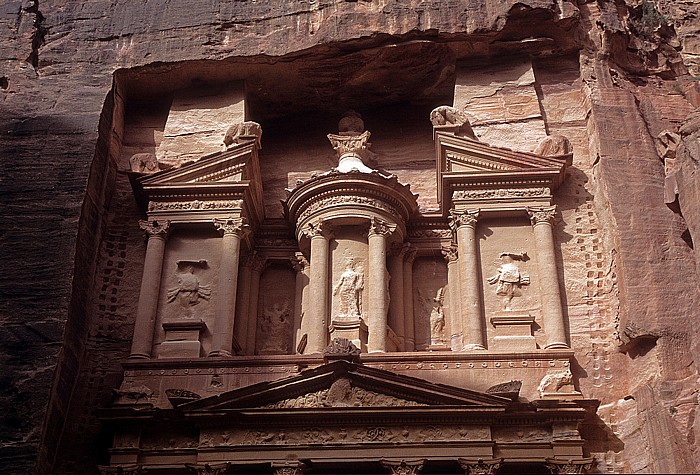 Äußerer Sik (Siq): Khazne al-Firaun (Schatzhaus des Pharao) Petra