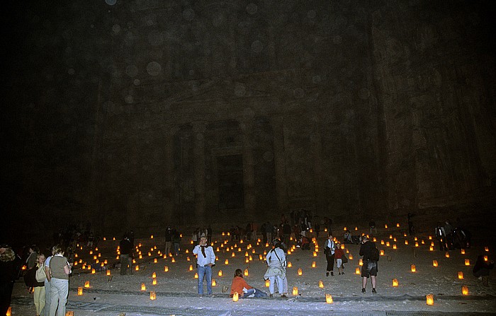 Petra at Night: Äußerer Sik (Siq) Khazne al-Firaun