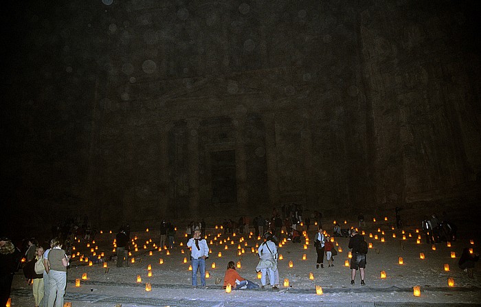 Petra at Night: Äußerer Sik (Siq) Petra