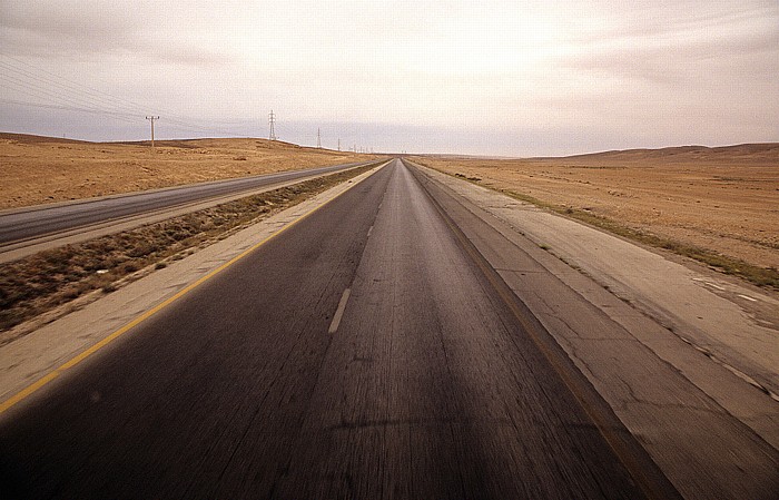 Desert Highway (Wüstenautobahn) von Aqaba nach Amman Nefud