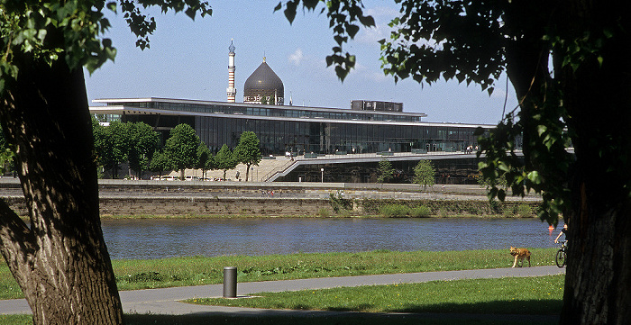 Congresscenter Dresden, Elbe, Neustädter Elbufer Zigarettenfabrik Yenidze