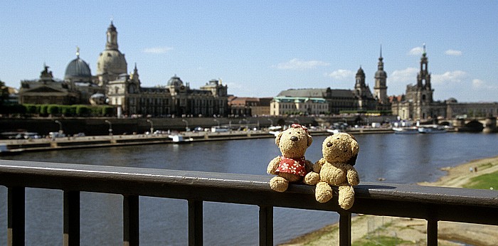 Dresden Carolabrücke: Teddine und Teddy Frauenkirche Hausmannsturm Katholische Hofkirche Kunstakademie Sächsisches Ständehaus