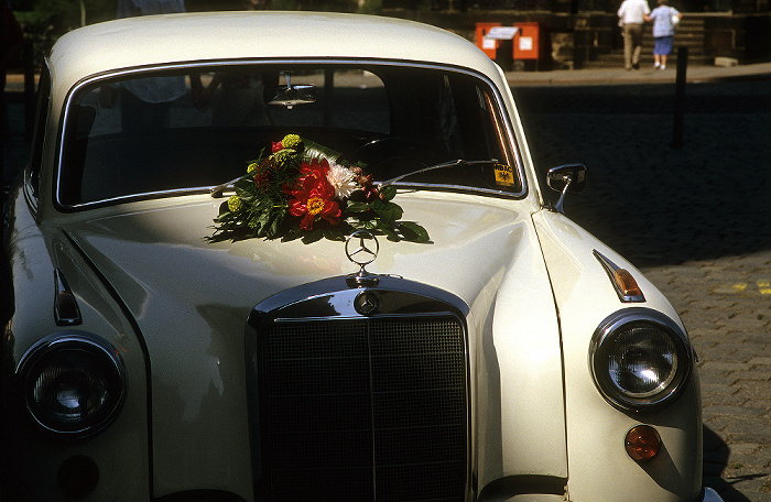 Innere Altstadt: Hochzeitsauto Dresden