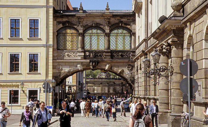 Innere Altstadt: Taschenbergpalais (links), Residenzschloss (Grünes Gewölbe) Dresden