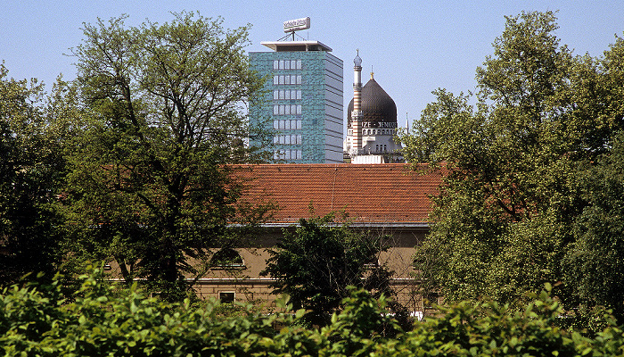 Innere Altstadt: Blick vom Wallpavillon des Zwingers: Haus der Presse, Yenidze Dresden