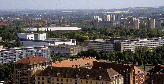 Bick von der Kuppel der Frauenkirche: Pirnaische Vorstadt mit Rudolf-Harbig-Stadion Dresden