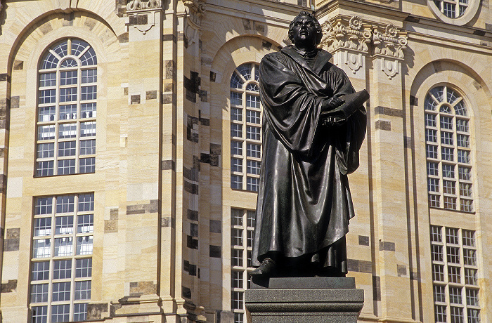 Dresden Innere Altstadt: Martin-Luther-Denkmal Frauenkirche