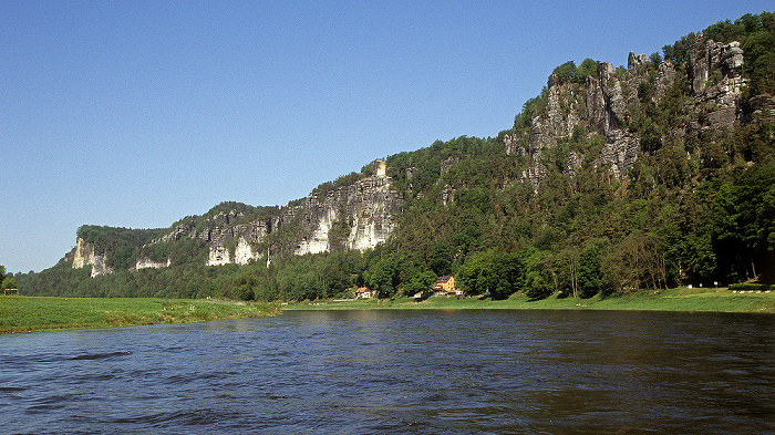 Rathen Blick von der Personenfähre Oberrathen - Niederrathen: Elbe, Elbsandsteingebirge