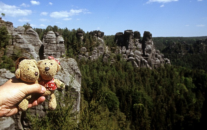 Sächsische Schweiz Blick von der Bastei: Teddy und Teddine im Elbsandsteingebirge