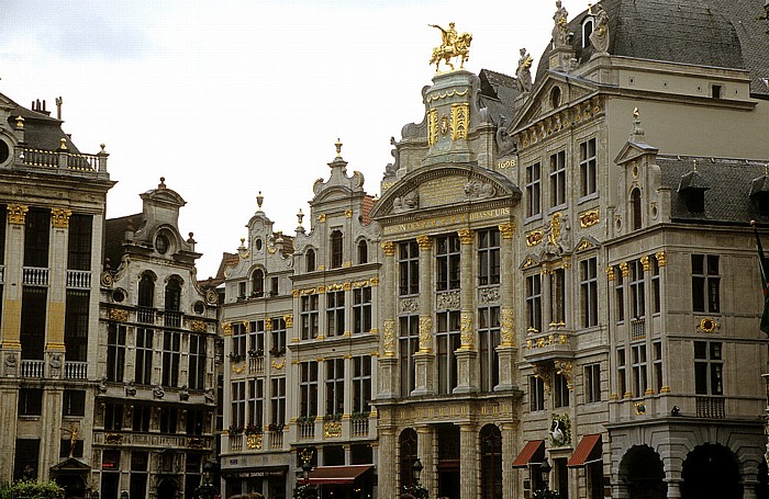 Brüssel Grand Place (Grote Markt): Zunfthäuser (Südwestseite) L’Étoile Zunfthaus Cygne Zunfthaus L’Arbre d’Or Zunfthaus Mont Tabor Zunfthaus Renommée Zunfthaus Rose