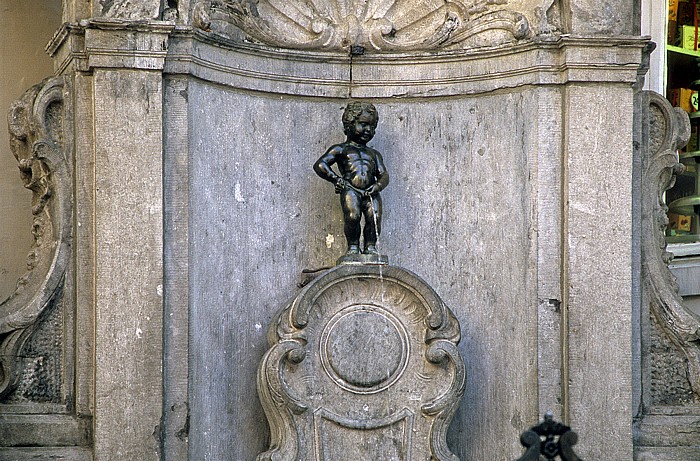 Brüssel Ecke Rue de l'Etuve und Rue des Grands Carmes: Manneken Pis