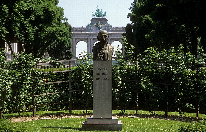Jubelpark (Parc du Cinquantenaire): Robert-Schuman-Denkmal Brüssel