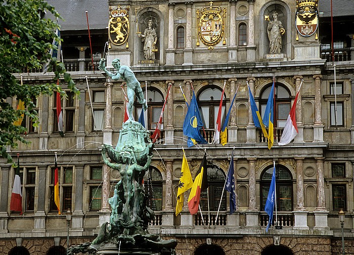 Antwerpen Marktplatz (Grote Markt): Brabobrunnen, Rathaus (Stadhuis)