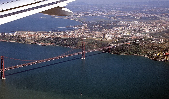 Almada Tejo, Ponte 25 de Abril, Monumento Cristo Rei Luftbild aerial photo