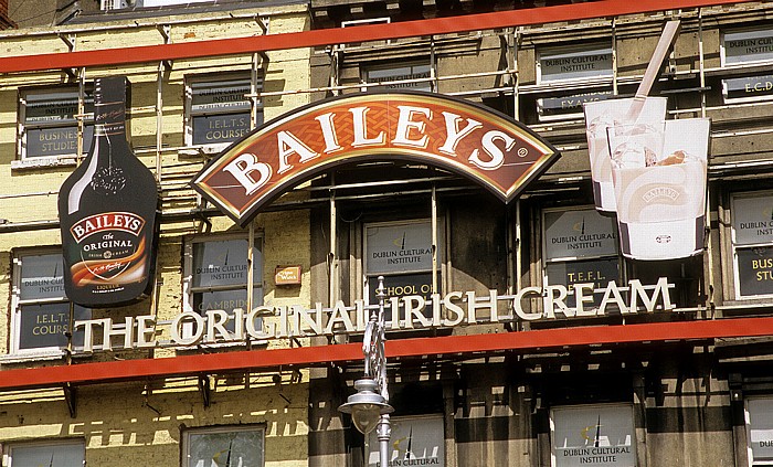 Dublin Bachelors Walk: Werbeplakat für Bailey's