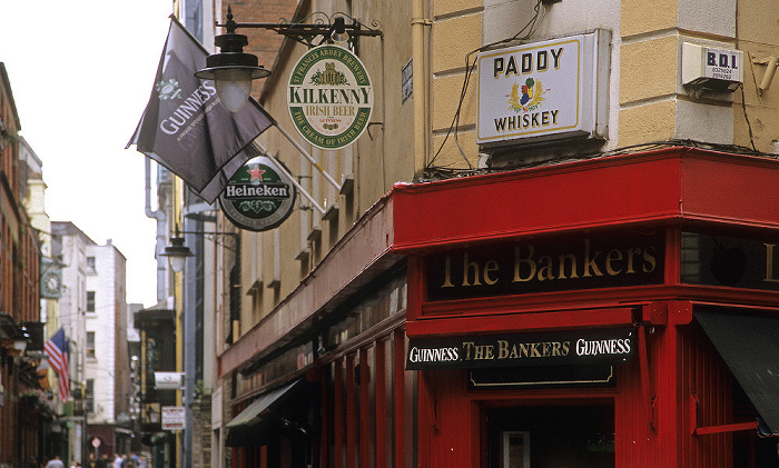 Trinity Street: The Bankers Bar Dublin