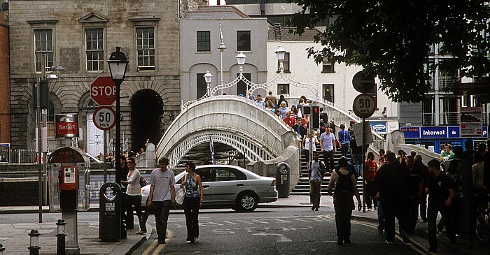 Ha'penny Bridge über den Liffey Dublin