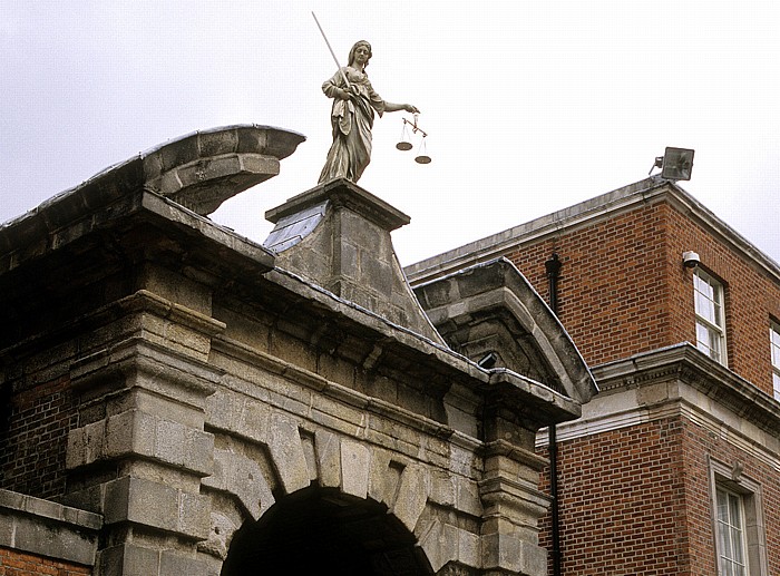 Dublin Castle: Great Courtyard (Upper Castle Yard): Gate of Justice Dublin