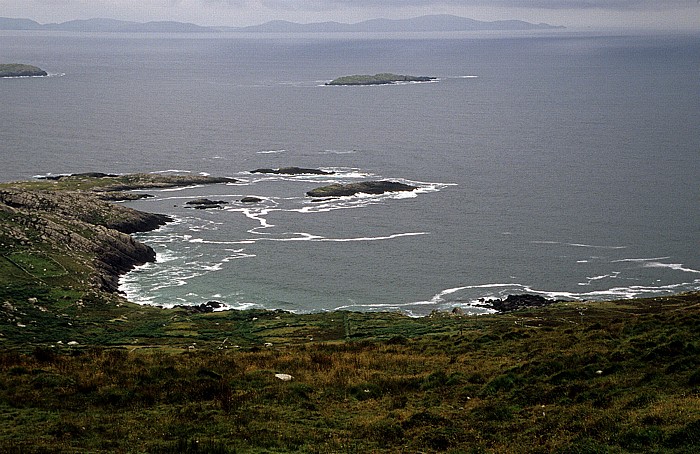 Blick vom Coomakesta Pass (Ring of Kerry): Kenmare Bay (Kenmare River) / Atlantik Iveragh Peninsula