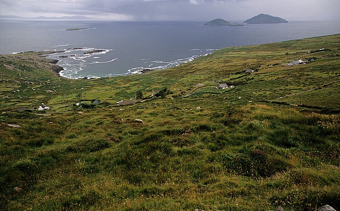 Blick vom Coomakesta Pass (Ring of Kerry): Kenmare Bay (Kenmare River) / Atlantik Iveragh Peninsula