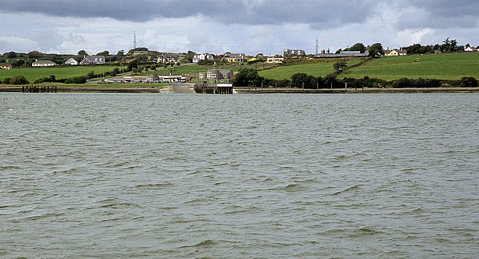 Blick von der Shannon-Autofähre Tarbert - Killimer: River Shannon, County Clare