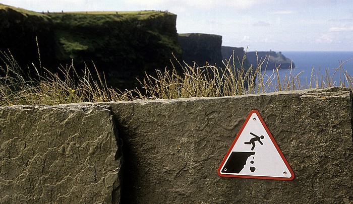 Warnschild Cliffs of Moher