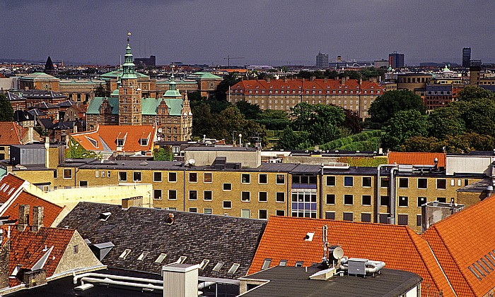 Blick vom Runden Turm (Rundetårn): Königlicher Park (Kongens Have) und Schloss Rosenborg Kopenhagen