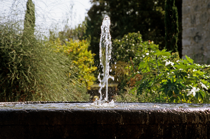 Eichstätt Willibaldsburg: Bastionsgarten (Hortus Eystettensis) auf der Schmiedebastion: Springbrunnen